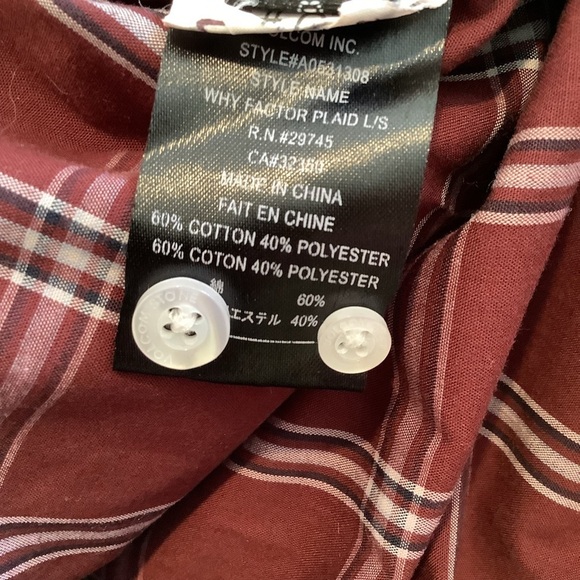 Volcom Classic Fit Red Burgundy Plaid Long Sleeve Button Up Shirt Size Large - Picture 5 of 5